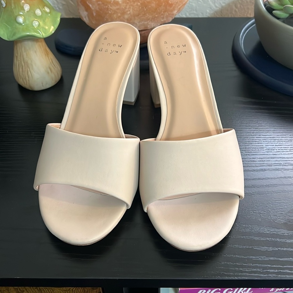 cream chunk heel slides